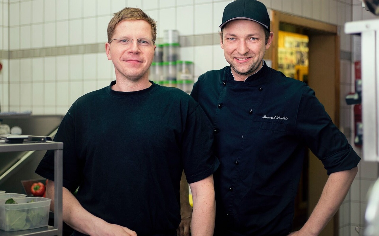 Die Köche Markus und Raimund im Gatshaus Stuckatz, Foto: Gasthaus Stuckatz, Lizenz: Gasthaus Stuckatz