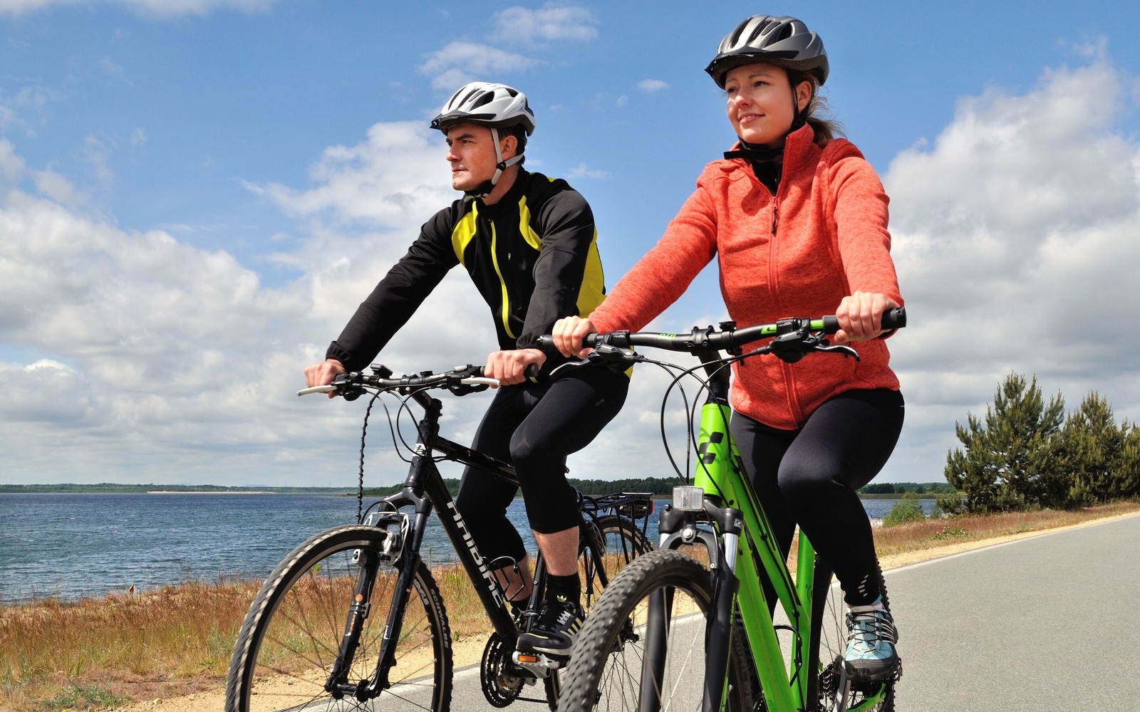Radtour am Bärwalder See, Foto: Nada Quenzel, Lizenz: Tourismusverband Lausitzer Seenland e.V.