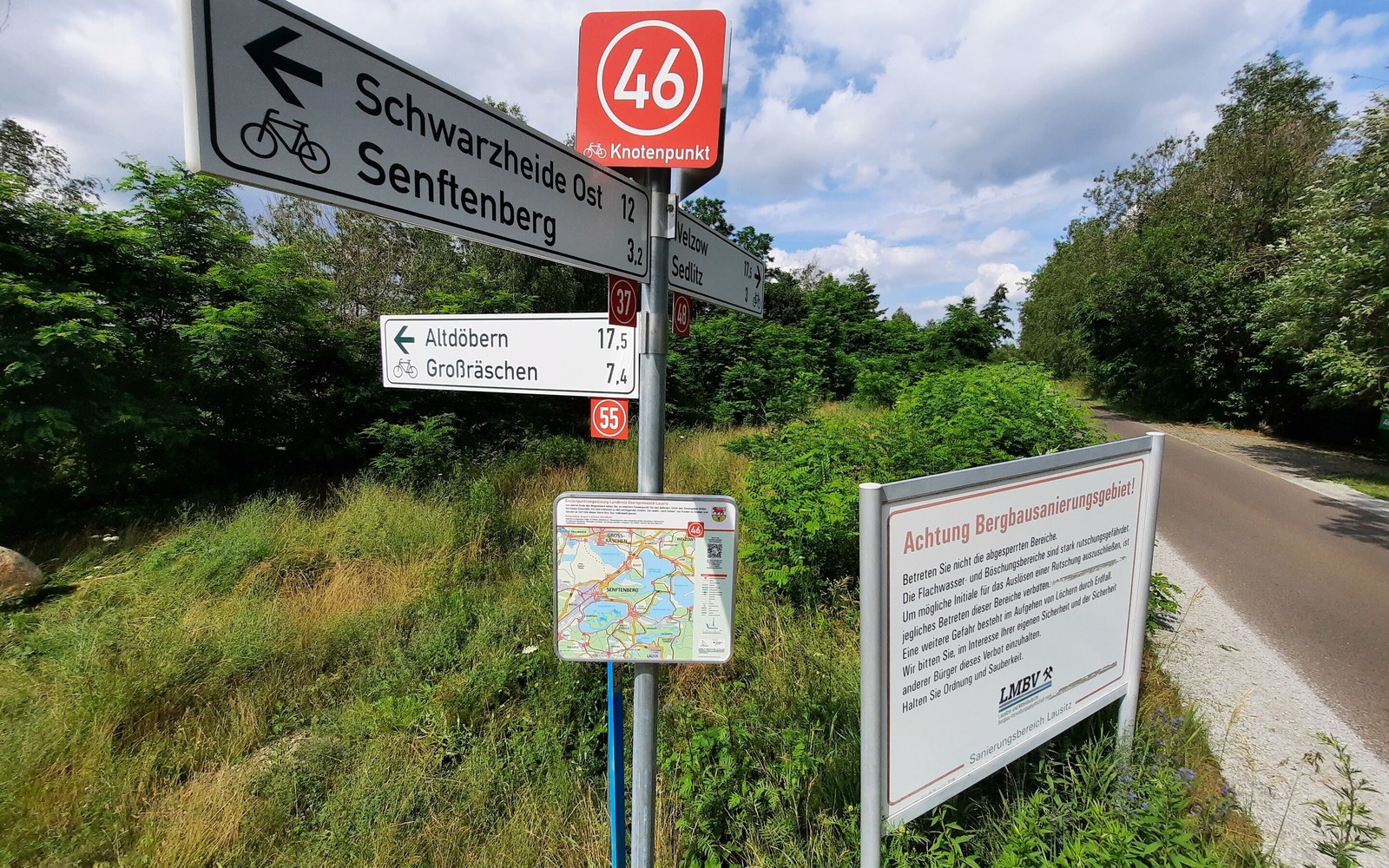 Radwegenetz vor der Pension, Foto: Touristinformation Senftenberg, Lizenz: Tourismusverband Lausitzer Seenland e.V./ Touristinformation Senftenberg