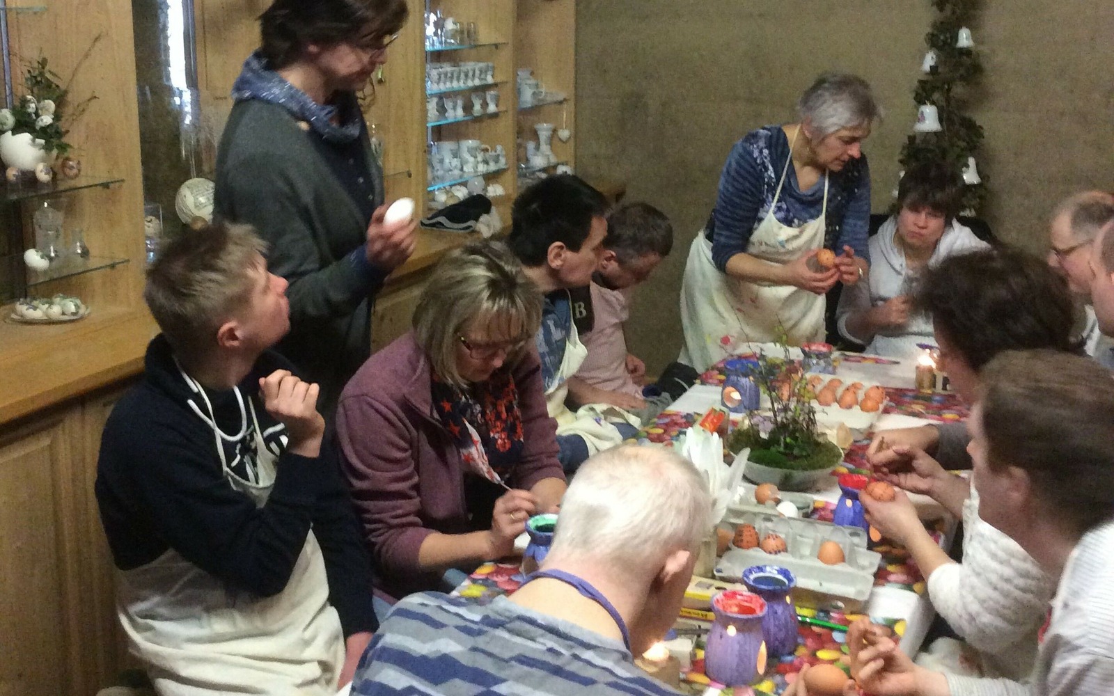 Workshop decorate Easter eggs, Foto: Birgitt Pattoka, Lizenz: Pattoka Timber Barn