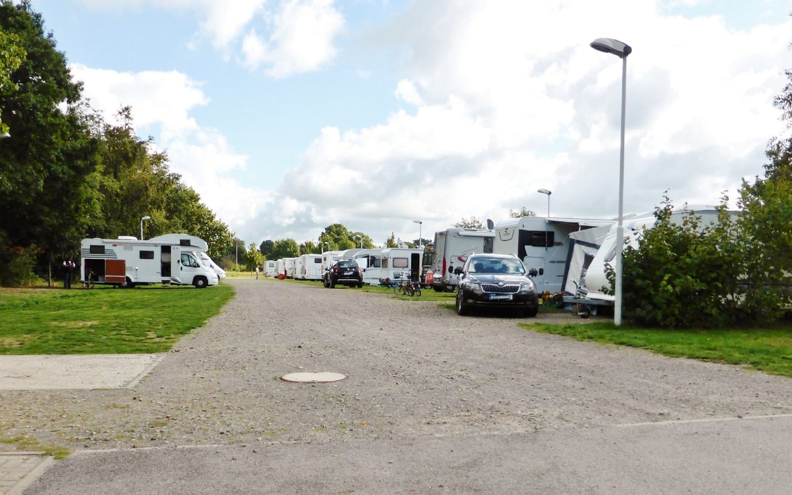 Caravan three-wheeler access to the pitches, Foto: Ringo Kloß, Lizenz: Camping- und Caravanparadies Dreiweiberner See