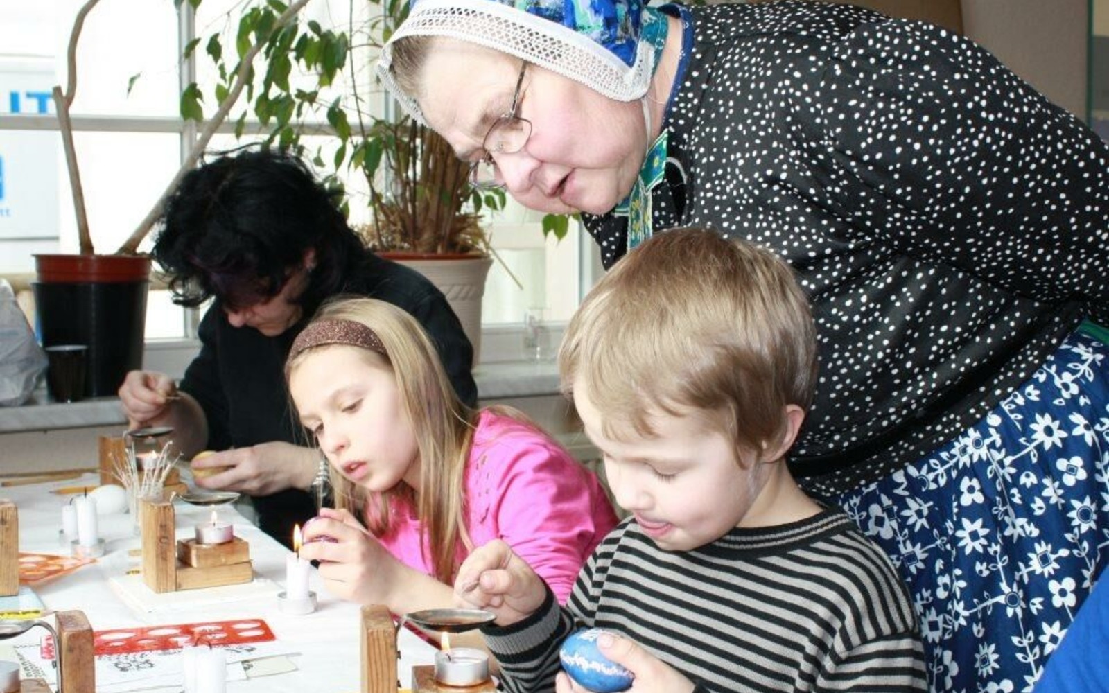 Ostereier verzieren im Sorbischen Kulturzentrum Schleife, Foto: Sorbisches Kulturzentrum, Foto: Foto: Sorb. Kulturzentrum