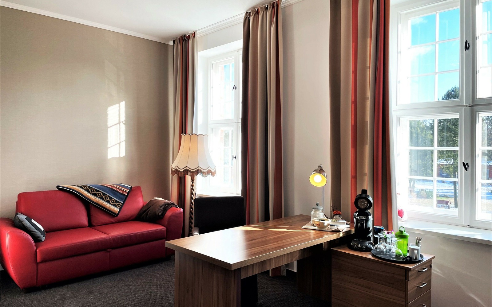 Beispiel für Mehrbettzimmer mit Couch für Aufbettung, Foto: Ulrike Haselbauer, Lizenz: Tourismusverband Lausitzer Seenland e.V.