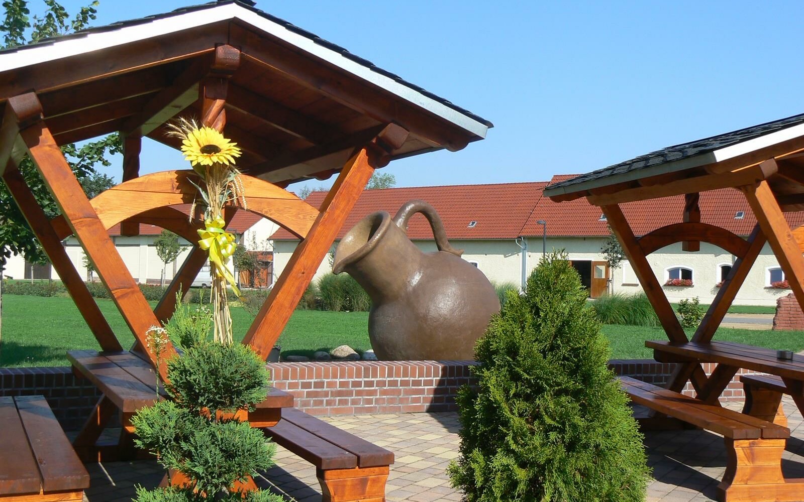 Biergarten Gut Neu Sacro, Foto: Bauern AG Neißetal