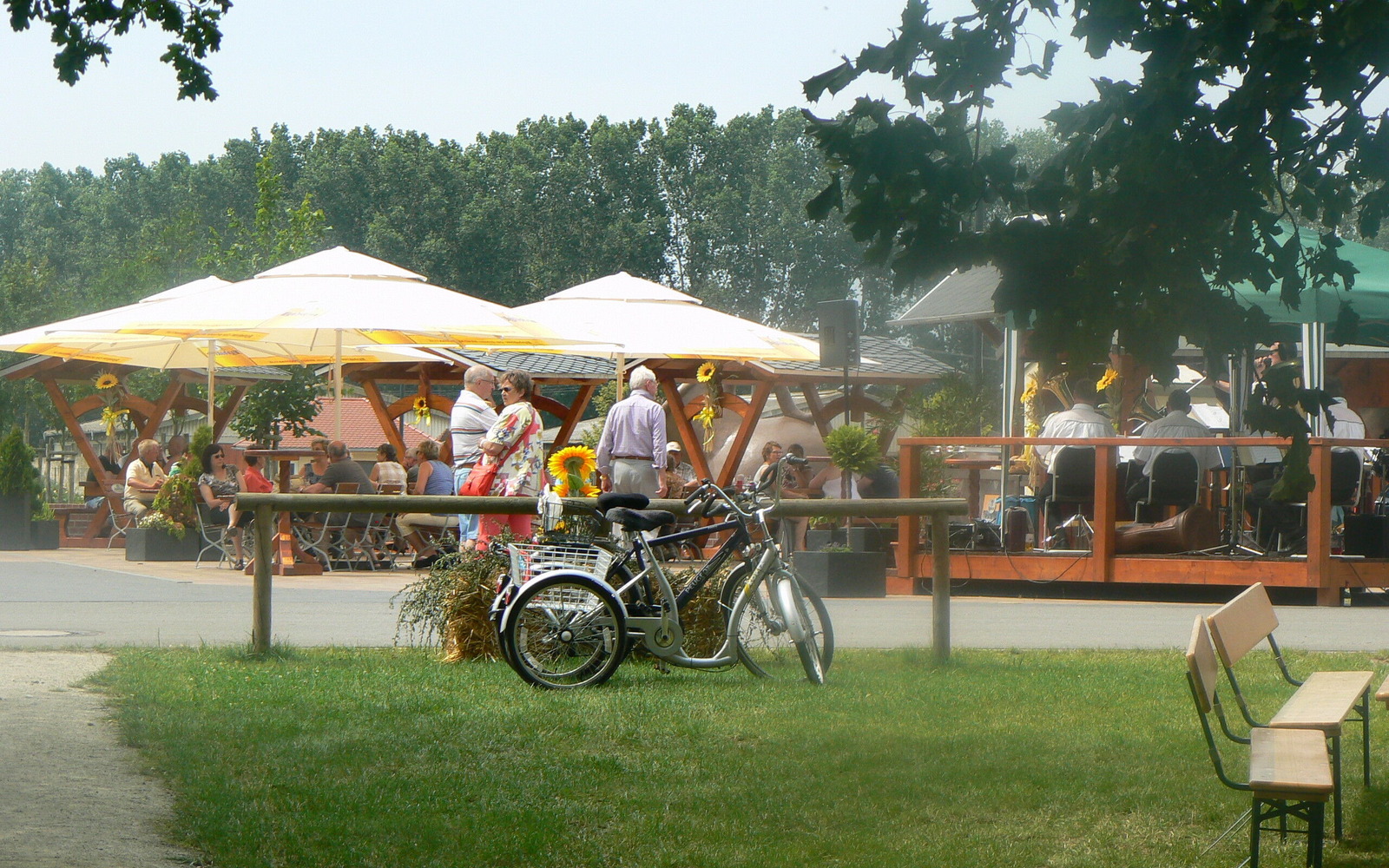 Biergarten Gut Neu Sacro, Foto: Bauern AG Neißetal