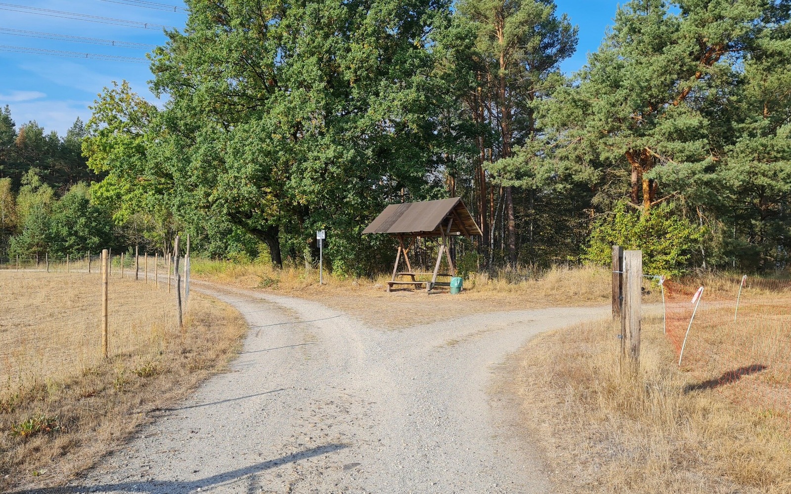 Einer der vielen Rastplätze entlang der Strecke, Foto: Eva Lau, Lizenz: Tourismusverband Lausitzer Seenland e.V.