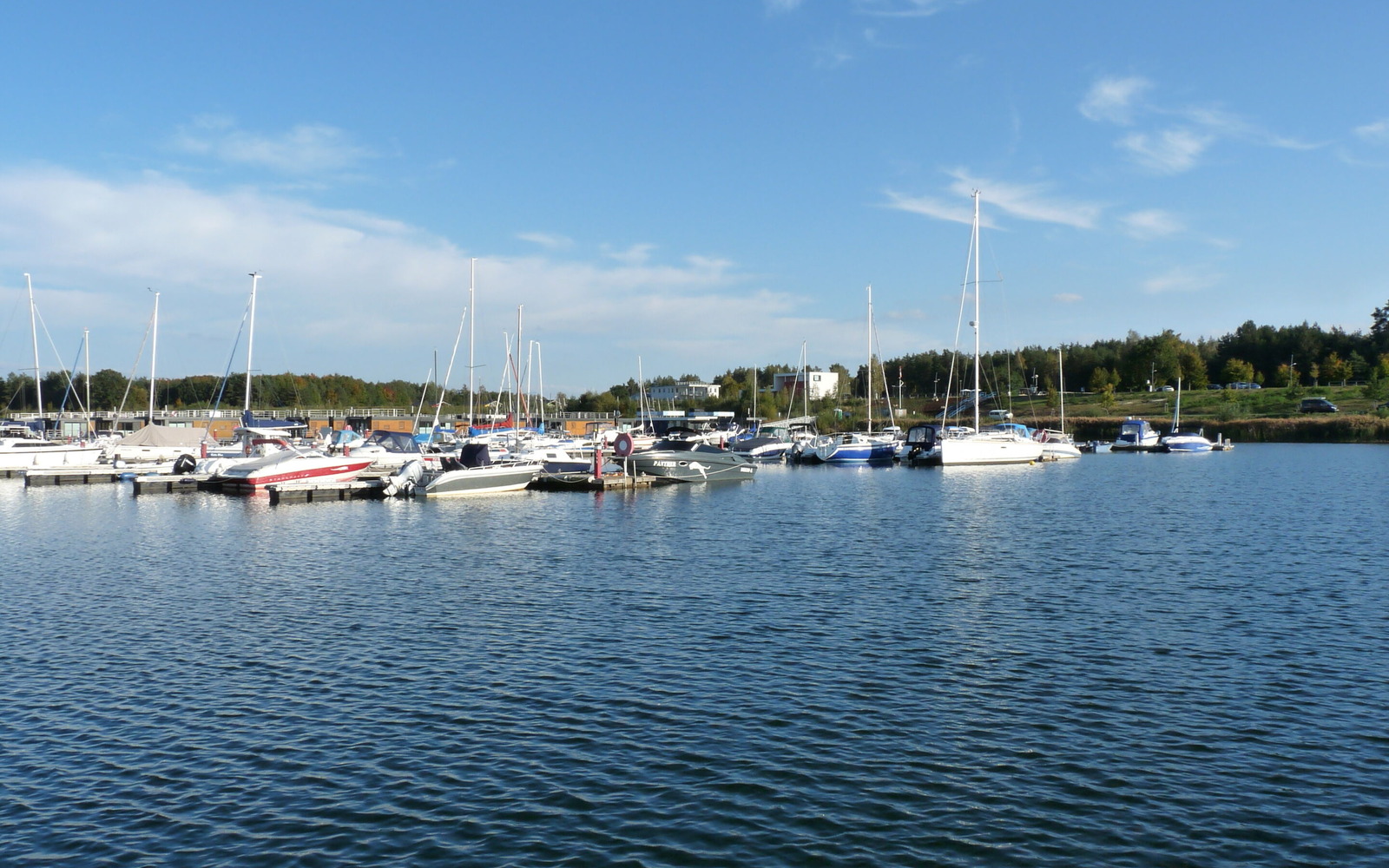 Bootsanleger Marina Klitten, Foto: Gregor Kockert, Lizenz: Tourismusverband Lausitzer Seenland e.V.