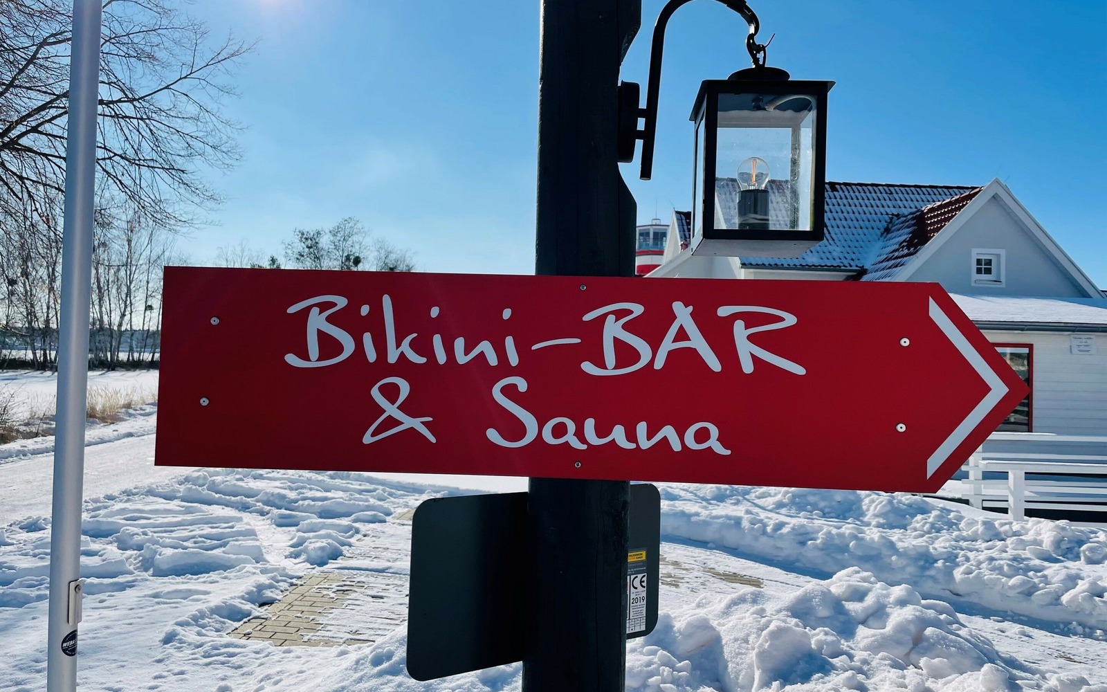 Wegweiser zum Saunabereich, Foto: DerLeuchtTurm-Gastro GmbH