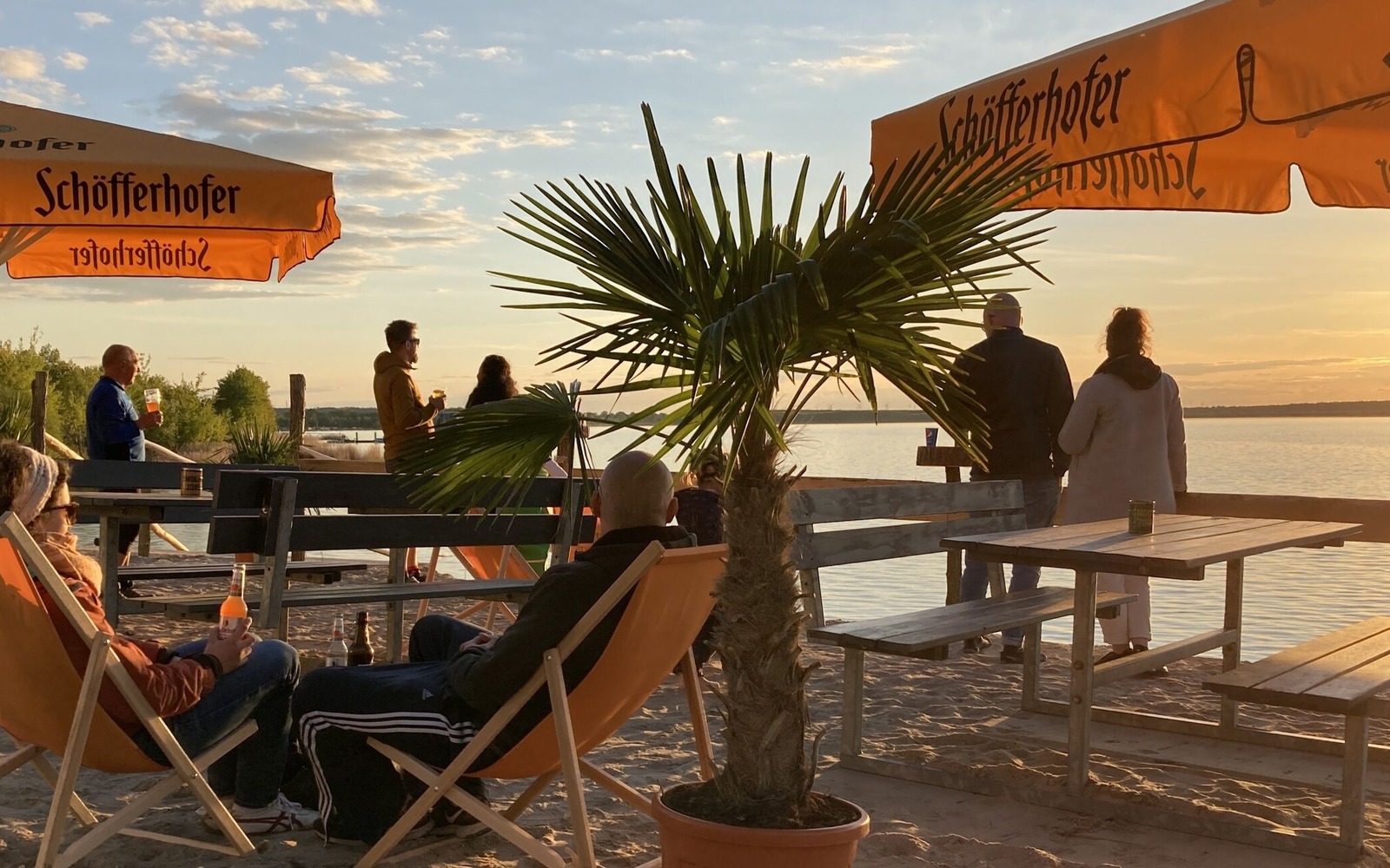 Blick von der Terasse, Foto: Alfred Tempel, Lizenz: OSTufer - Strandbar und Wassersport
