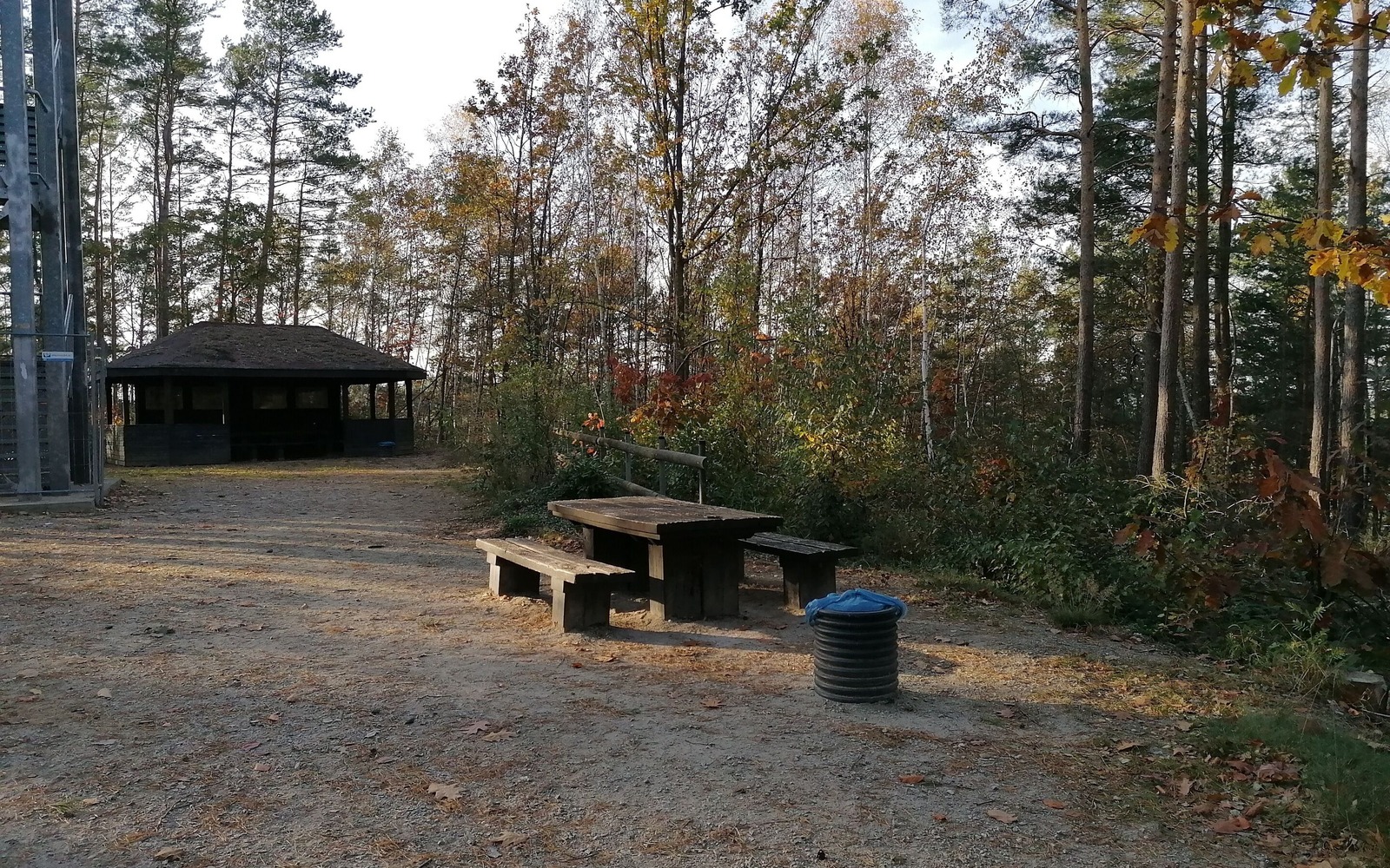 Rest area at the Possenberg lookout tower, Foto: Katja Wersch, Lizenz: Tourismusverband Lausitzer Seenland e.V.