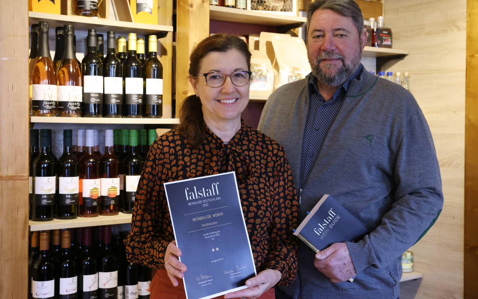 Falstaff Weinguide 2 Sterne, Foto: Steffen Rasche, Lizenz: Weinbau Dr. Wobar