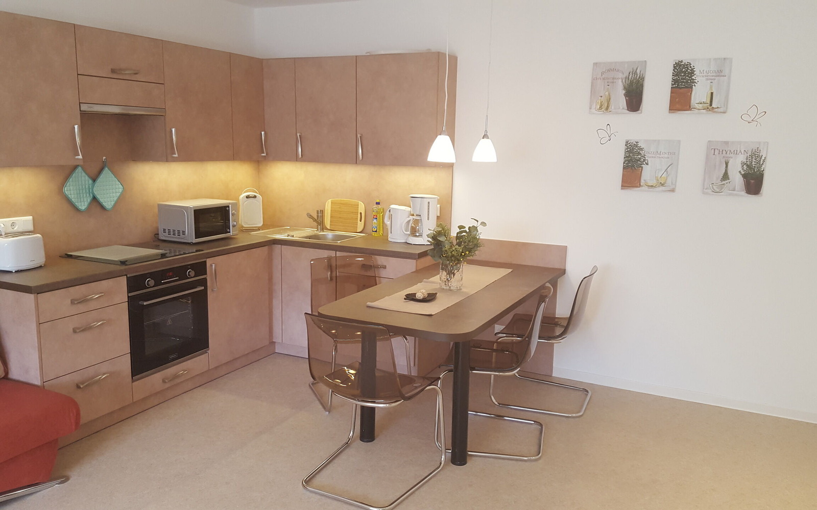 Ferienwohnung im Grünen - Aufenthaltsraum mit Küchen, Foto: I. Schwertner