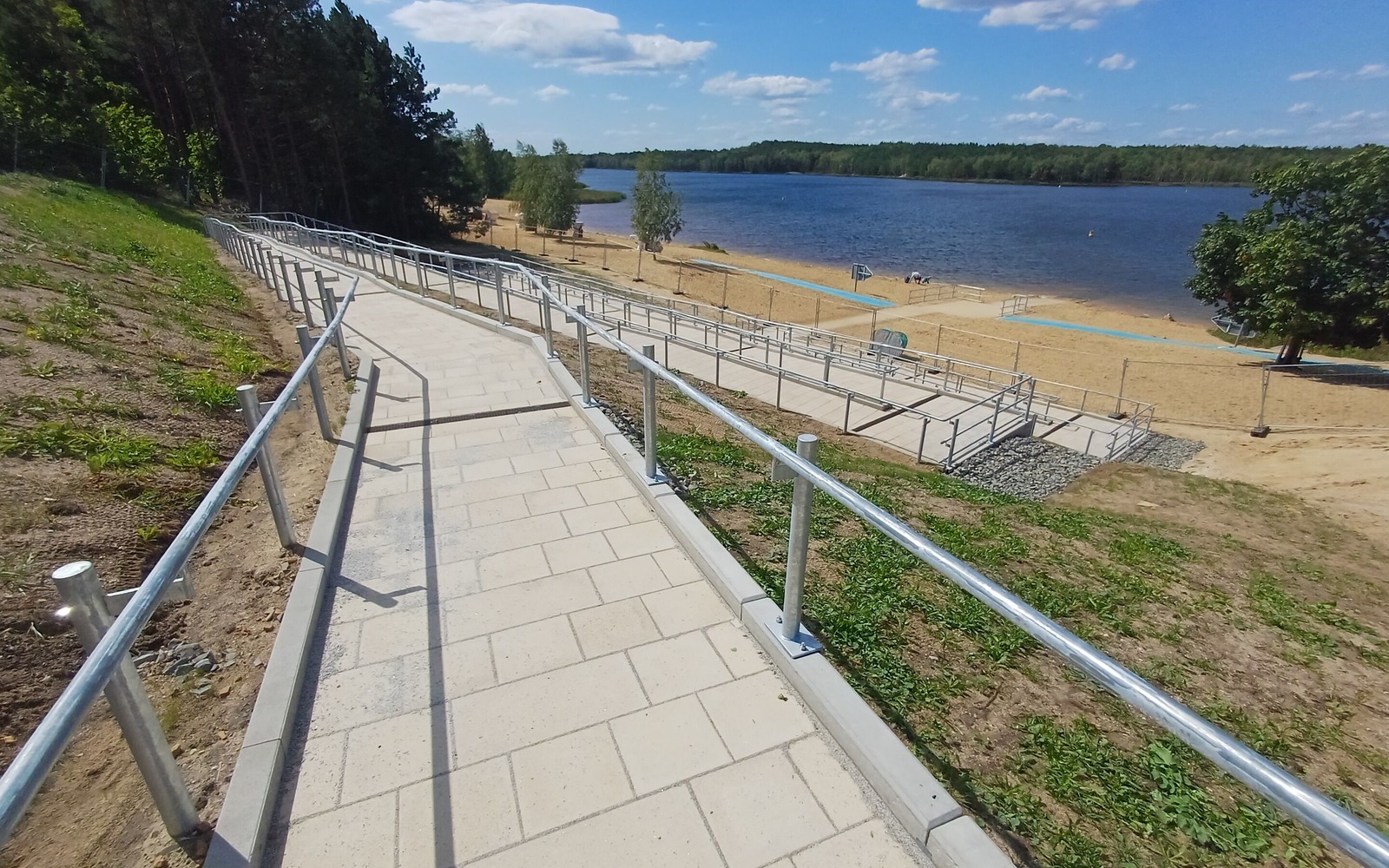 Barrierefreier Strandzugang Familienpark Großkoschen, Foto: Zweckverband LSB, Lizenz: Foto: Zweckverband LSB