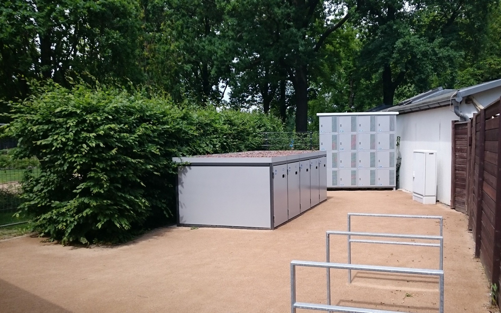 Gepäckschließfächer und Fahrradboxen am Ostdeutschen Rosengarten Forst (Lausitz), Foto:  Stadt Forst (Lausitz)
