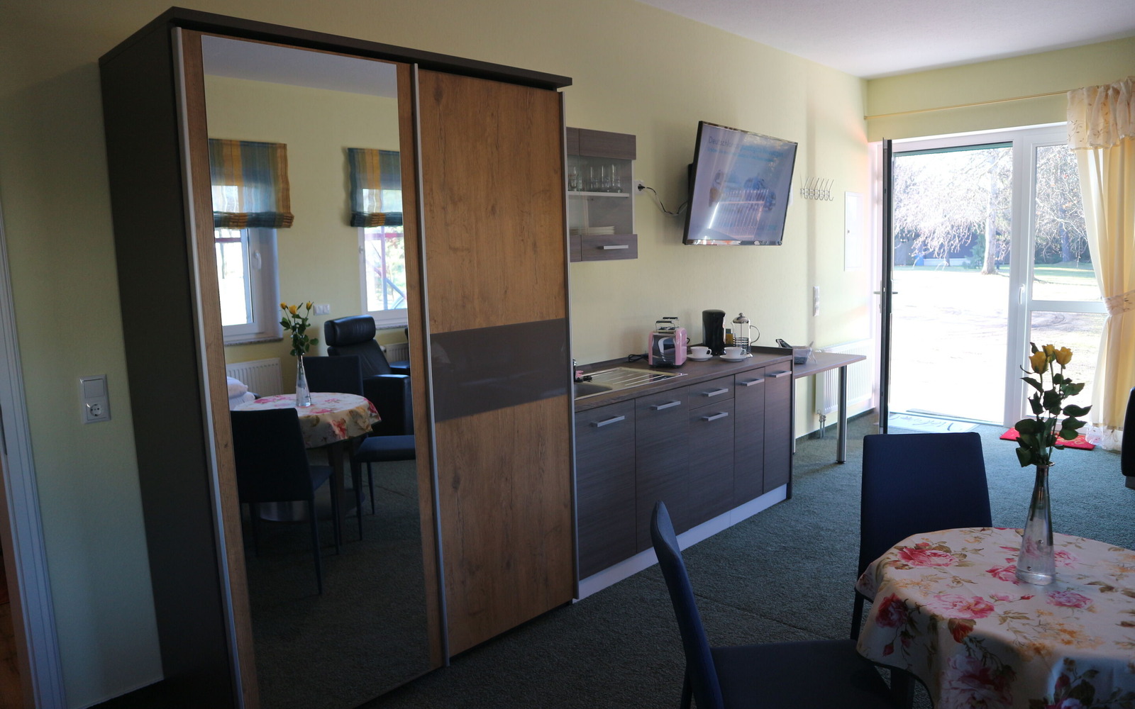 Zimmer für 2-4 Personen mit Küche, Foto: Stadt Forst (Lausitz), Foto: Waldgürtel, Lizenz: Waldgürtel