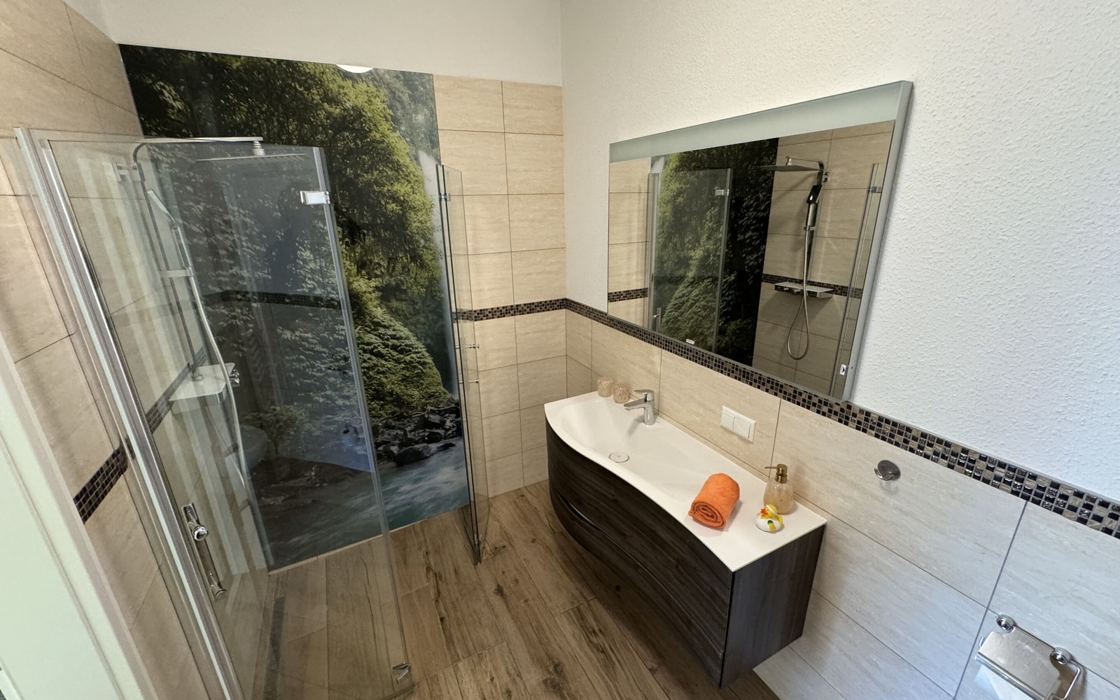 Zimmer für 2 Personen Badezimmer, Foto: Stadt Forst (Lausitz), Foto: Waldgürtel, Lizenz: Waldgürtel