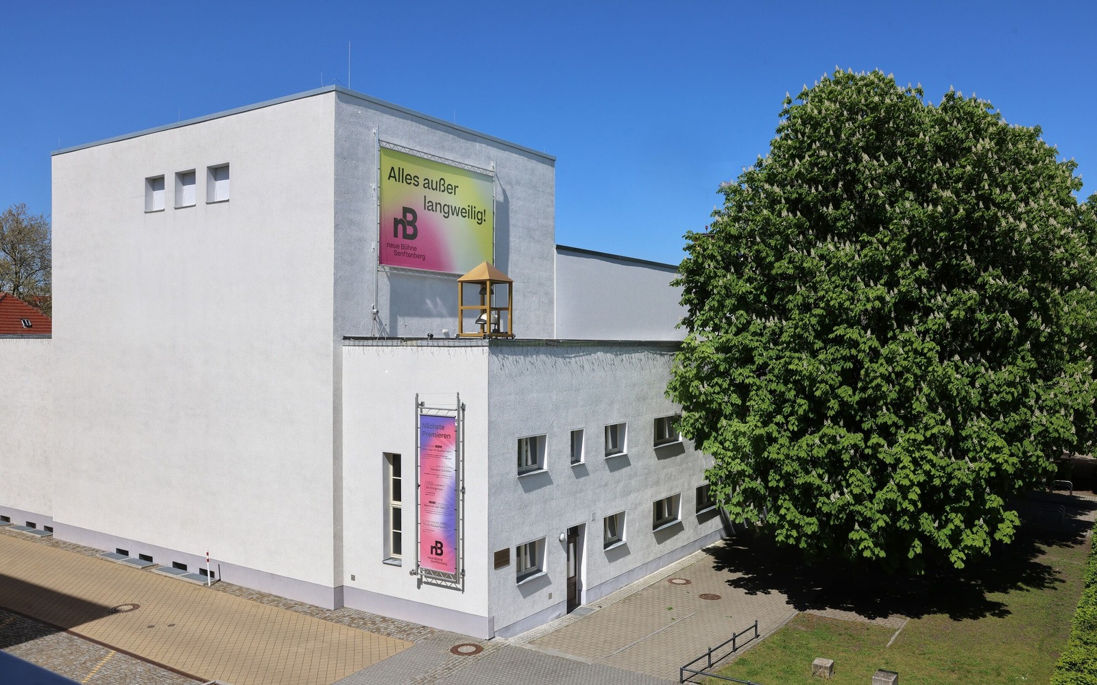 neue Bühne Senftenberg - Exterior view of the theatre, Foto: Steffen Rasche, Lizenz: Zweckverband Neue Bühne - Niederlausitzer Theaterstädtebund Senftenberg