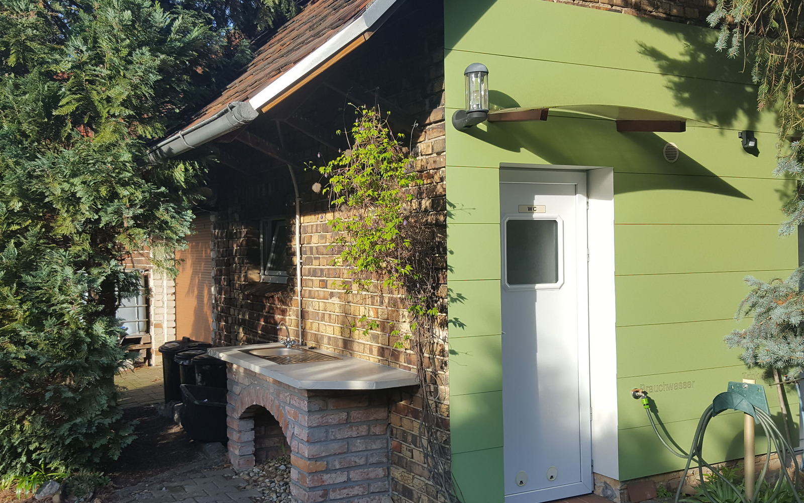 Sanitäranlagen auf dem Stellplatz Tätschwitz, Foto: expeditours