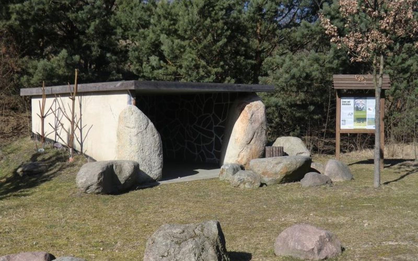 Infopunkt und Rastplatz bei Reichwalde am Wolfsradweg